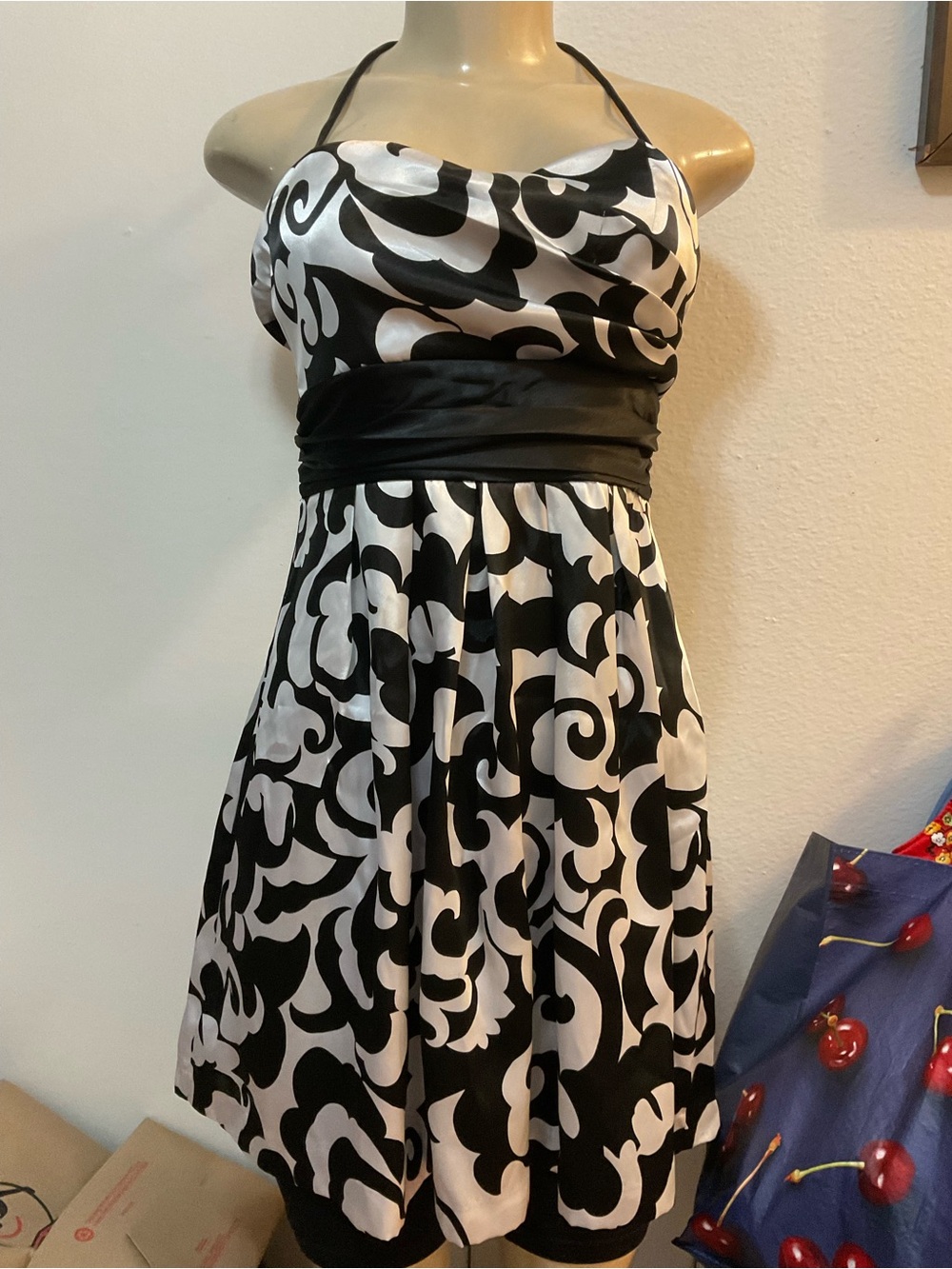 Speechless women’s Y2K Strapless Black & White Halter Dress with tie size 3